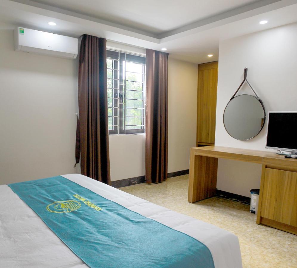 Sunrise Motel Ха Лонг Екстериор снимка
